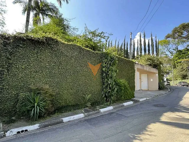 Casa com 1944m² 5 quartos e 7 banheiros, à venda, no bairro Vila Santo Antônio em Cotia