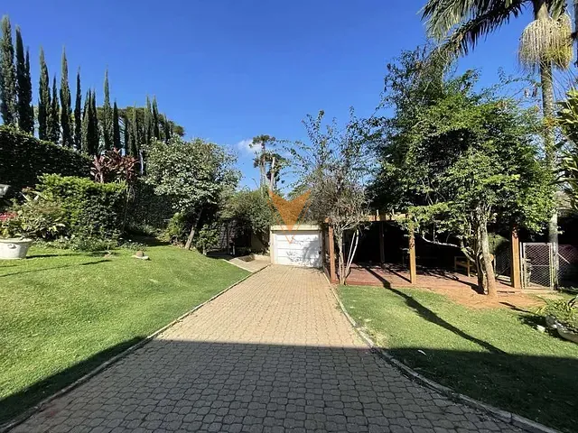 Casa com 1944m² 5 quartos e 7 banheiros, à venda, no bairro Vila Santo Antônio em Cotia