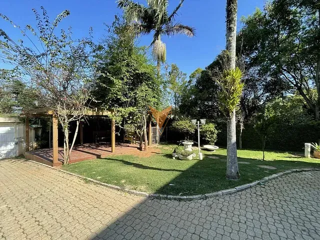 Casa com 1944m² 5 quartos e 7 banheiros, à venda, no bairro Vila Santo Antônio em Cotia