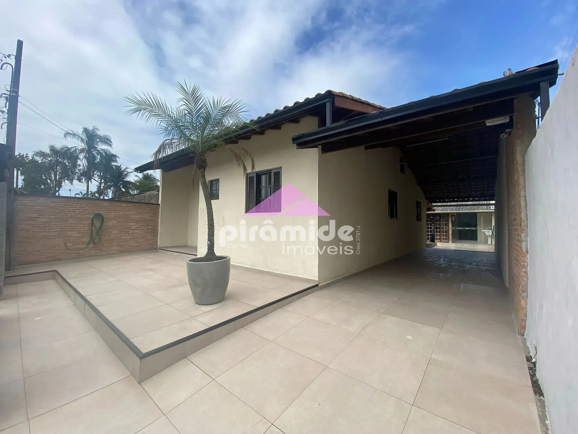 Casa, 3 quartos, 159 m² - Foto 1