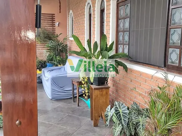 Casa com 432m² 3 quartos e 4 banheiros, à venda ou para alugar, no bairro Vila Maria Rosa em Ferraz de Vasconcelos