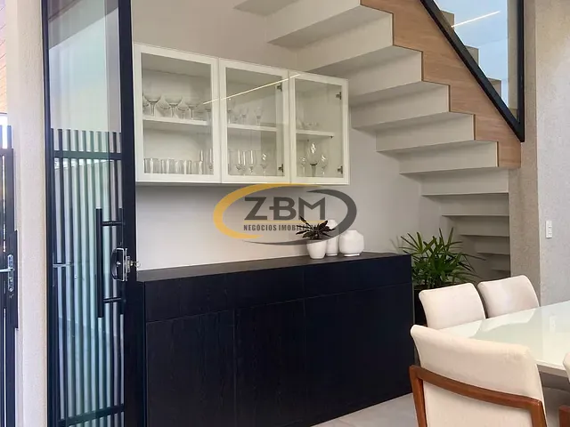 Casa com 252m² 3 quartos e 3 banheiros, à venda, no bairro Jardim Morumbi em Londrina