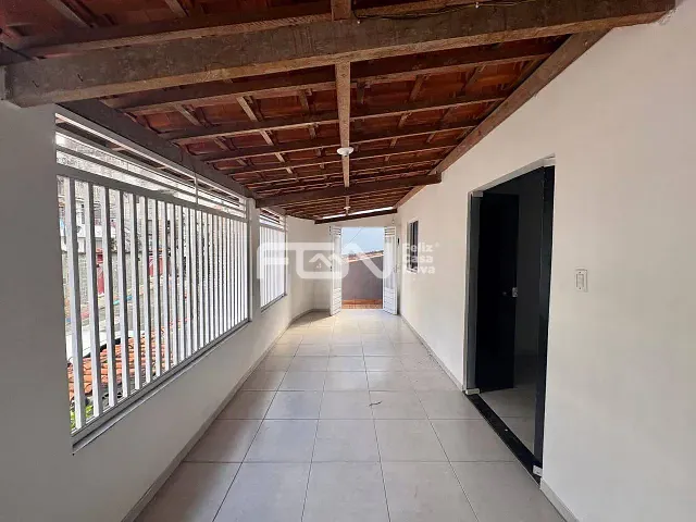 Casa 2 quartos e 1 banheiro, para alugar, no bairro Camaçari de Dentro em Camaçari