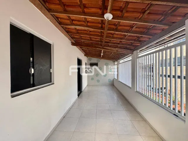 Casa 2 quartos e 1 banheiro, para alugar, no bairro Camaçari de Dentro em Camaçari