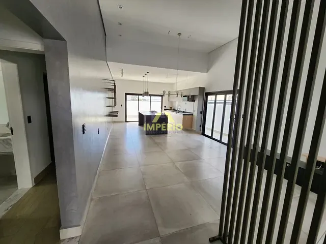 Casa com 300m² 3 quartos e 3 banheiros, à venda, no bairro Residencial Central Parque em Salto