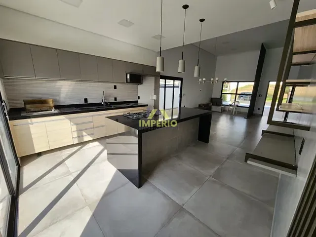 Casa com 300m² 3 quartos e 3 banheiros, à venda, no bairro Residencial Central Parque em Salto