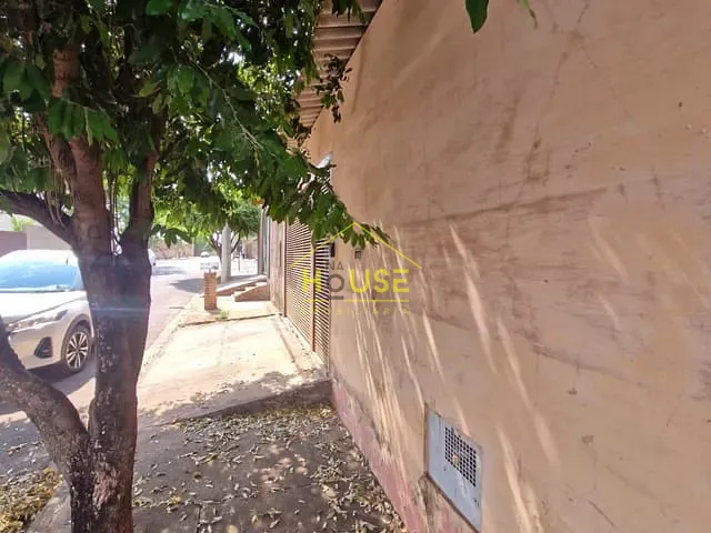 Casa 2 quartos e 1 banheiro, à venda, no bairro Jardim São Francisco em Fernandópolis