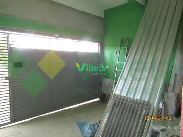 Casa à venda, no bairro Jardim Pinheirinho em Itaquaquecetuba