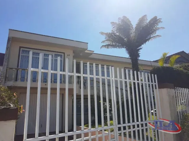 Casa com 337m² 4 quartos e 5 banheiros, à venda, no bairro Ahú em Curitiba