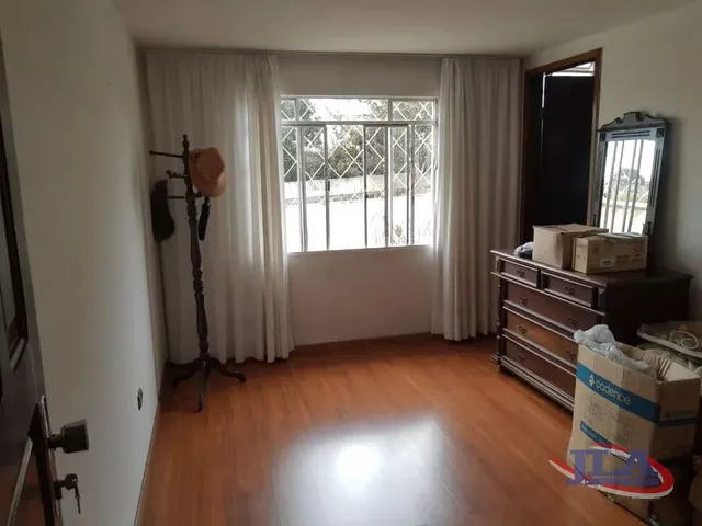 Casa com 337m² 4 quartos e 5 banheiros, à venda, no bairro Ahú em Curitiba