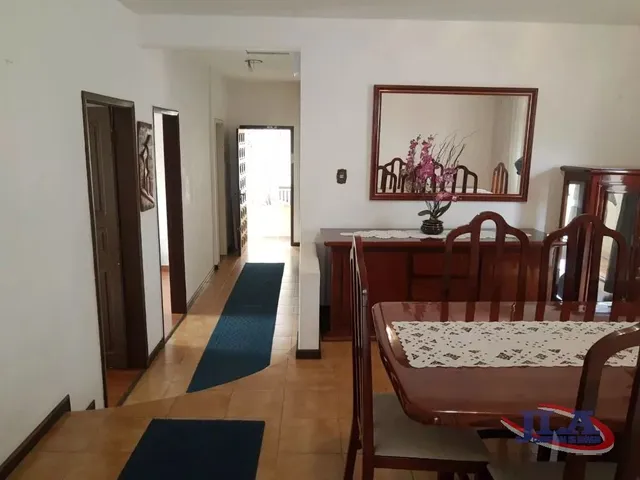 Casa com 337m² 4 quartos e 5 banheiros, à venda, no bairro Ahú em Curitiba