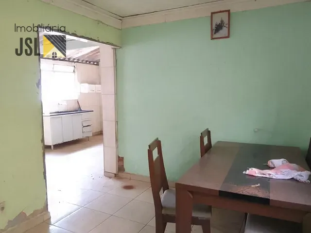 Casa com 250m² 3 quartos e 1 banheiro, à venda, no bairro Vila Antônio Augusto Luiz em Caçapava