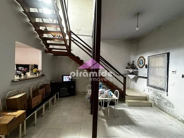 Casa com 364m² 3 quartos e 2 banheiros, à venda, no bairro Vila Sinhá em São José Dos Campos
