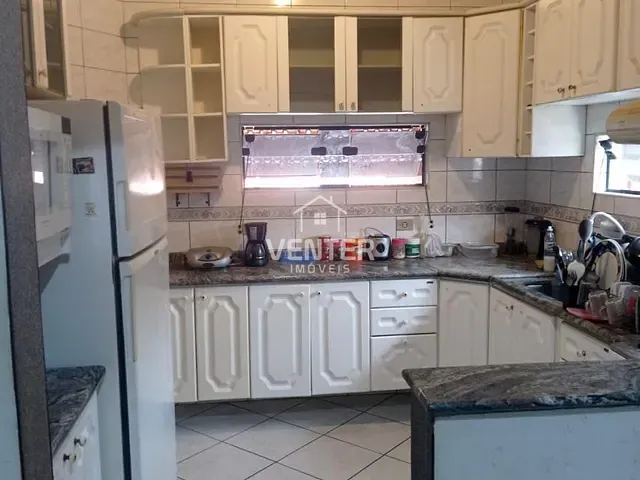 Casa 3 quartos e 2 banheiros, à venda, no bairro Parque Bandeirantes em Taubaté