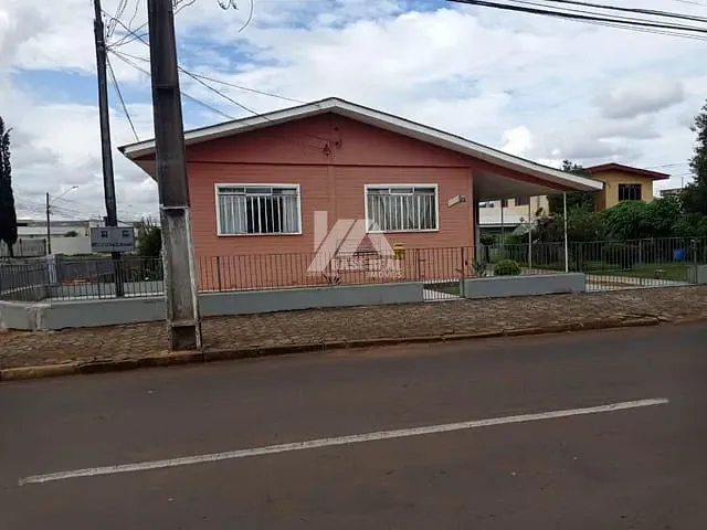 Casa com 1046m² 2 quartos e 1 banheiro, à venda, no bairro Dos Estados em Guarapuava