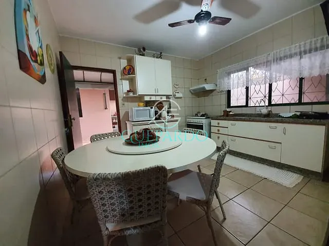Casa com 300m² 3 quartos e 3 banheiros, à venda, no bairro Jardim Adriana II em Londrina