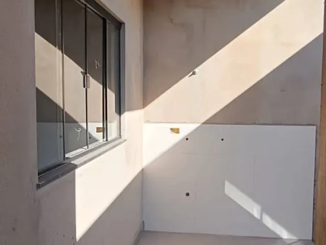 Casa 2 quartos e 1 banheiro, à venda, no bairro Jardim Vitória em Cambé