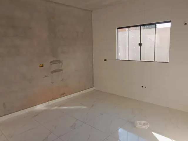 Casa 2 quartos e 1 banheiro, à venda, no bairro Jardim Vitória em Cambé