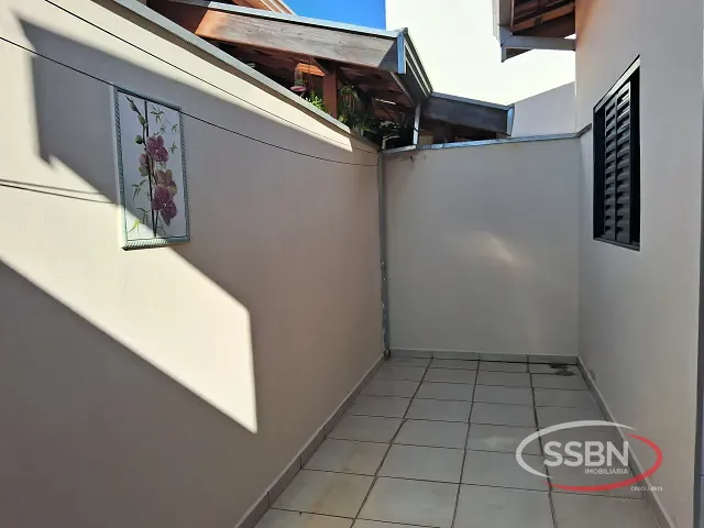 Casa 2 quartos e 1 banheiro, para alugar, no bairro Jardim Campos Verdes em Nova Odessa