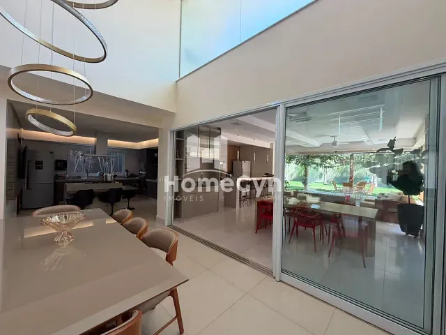 Casa com 787m² 3 quartos e 5 banheiros, para alugar, no bairro Residencial Alphaville Flamboyant em Goiânia