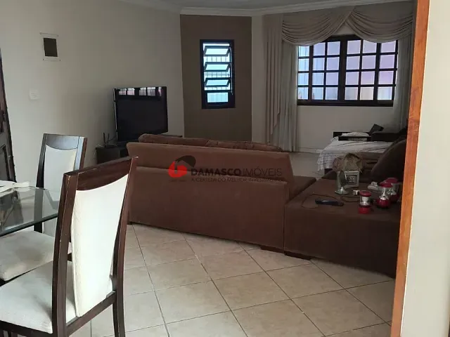 Casa com 400m² 2 quartos e 3 banheiros, à venda, no bairro Santa Maria em Santo André