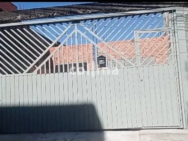 Casa 2 quartos e 1 banheiro, à venda, no bairro Jardim Angélica em Carapicuíba