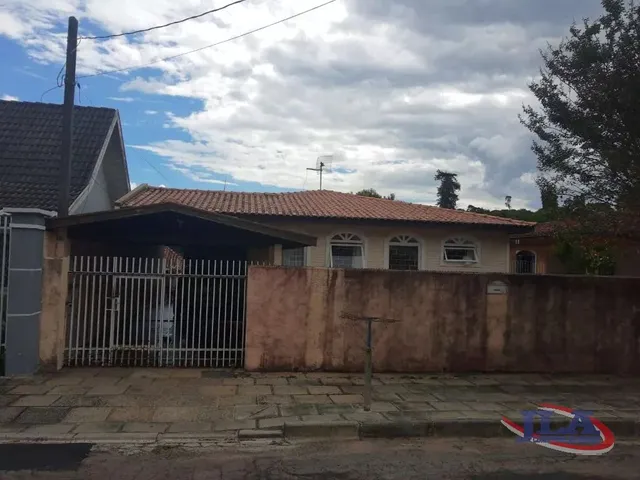 Casa com 406m² 3 quartos e 4 banheiros, à venda, no bairro Barreirinha em Curitiba