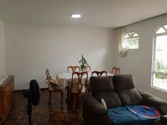 Casa com 406m² 3 quartos e 4 banheiros, à venda, no bairro Barreirinha em Curitiba