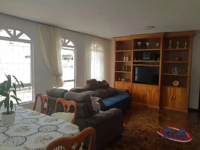 Casa com 406m² 3 quartos e 4 banheiros, à venda, no bairro Barreirinha em Curitiba