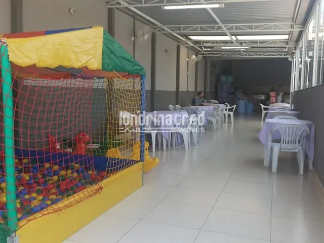 Casa com 360m², à venda, no bairro Ernani de Moura Lima em Londrina