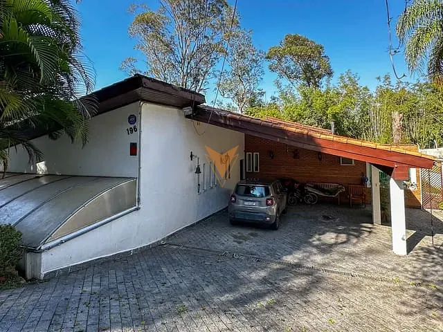 Casa com 400m² 3 quartos e 5 banheiros, à venda ou para alugar, no bairro Jardim Santa Izabel em Cotia