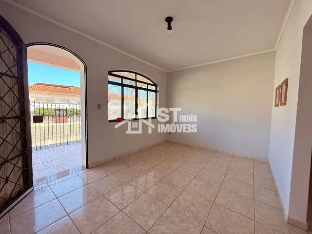 Casa com 300m² 3 quartos e 1 banheiro, à venda, no bairro Vila Mosconi em Andradas