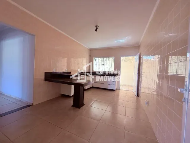 Casa com 300m² 3 quartos e 1 banheiro, à venda, no bairro Vila Mosconi em Andradas