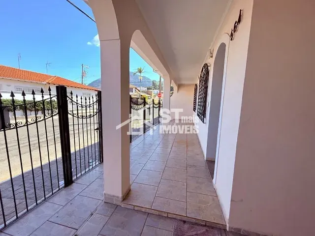 Casa com 300m² 3 quartos e 1 banheiro, à venda, no bairro Vila Mosconi em Andradas