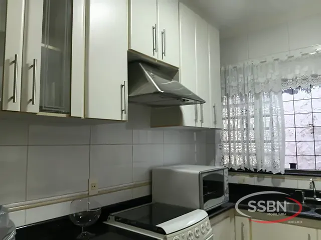 Casa com 300m² 3 quartos e 2 banheiros, para alugar, no bairro Jardim Santa Rosa em Nova Odessa