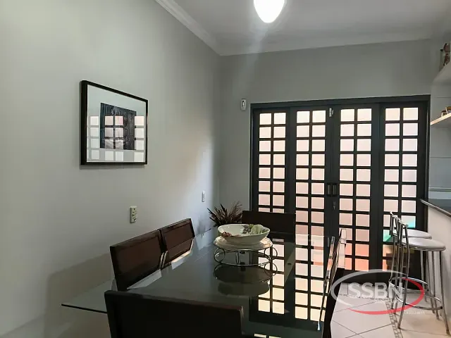 Casa com 300m² 3 quartos e 2 banheiros, para alugar, no bairro Jardim Santa Rosa em Nova Odessa