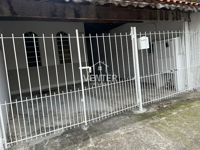 Casa com 125m² 2 quartos e 1 banheiro, à venda, no bairro Parque São Luís em Taubaté