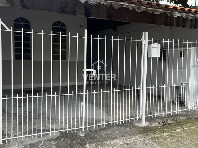 Casa com 125m² 2 quartos e 1 banheiro, à venda, no bairro Parque São Luís em Taubaté