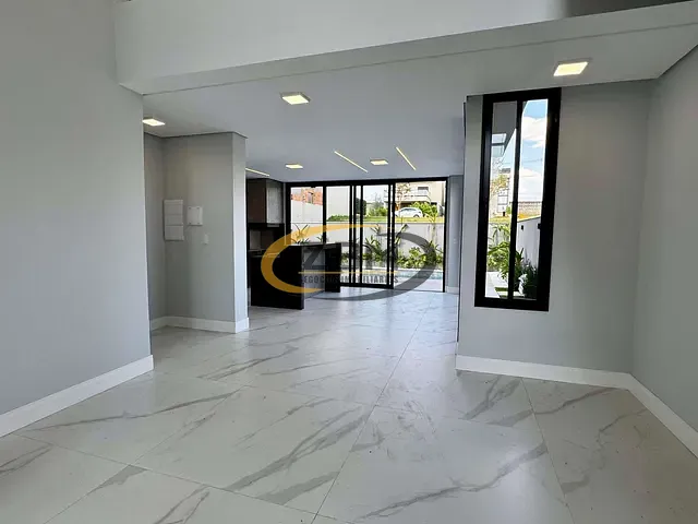 Casa com 255m² 4 quartos e 5 banheiros, à venda, no bairro Gleba Simon Frazer em Londrina