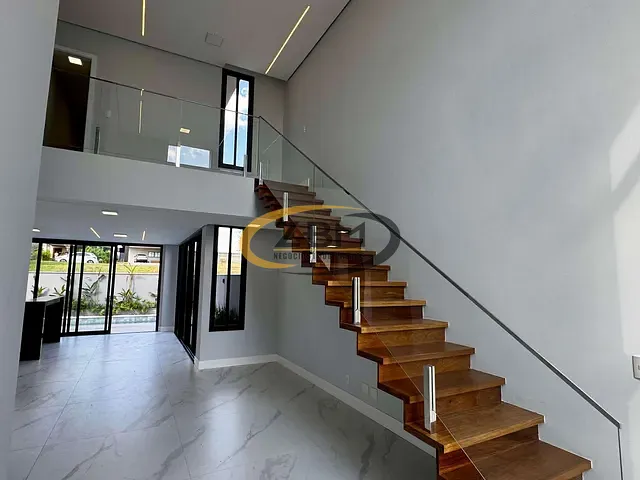 Casa com 255m² 4 quartos e 5 banheiros, à venda, no bairro Gleba Simon Frazer em Londrina