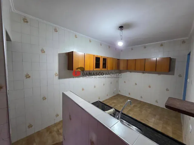 Casa 2 quartos e 1 banheiro, para alugar, no bairro Vila Palmares em Santo André