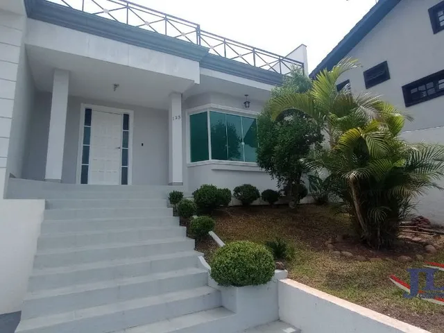 Casa com 393m² 3 quartos e 4 banheiros, para alugar, no bairro Boa Vista em Curitiba