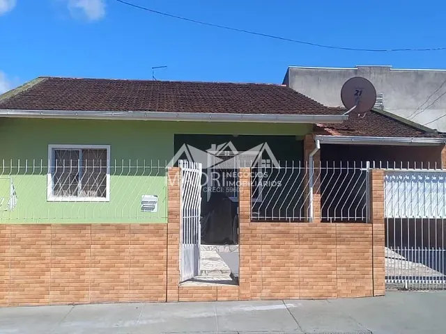 Casa 3 quartos e 2 banheiros, à venda, no bairro Madri em Palhoça
