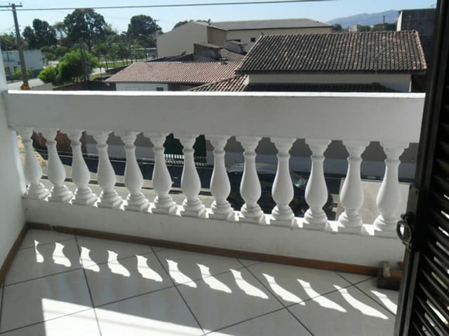 Casa 3 quartos e 2 banheiros, à venda, no bairro Laerte Assunção em Pindamonhangaba