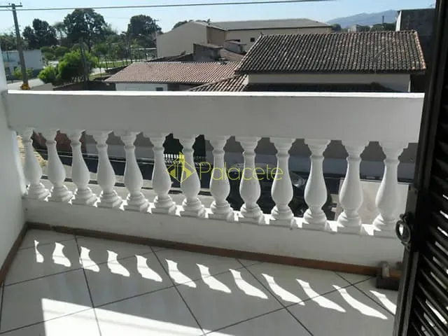 Casa 3 quartos e 2 banheiros, à venda, no bairro Laerte Assunção em Pindamonhangaba