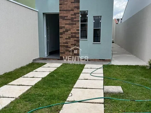 Casa 2 quartos e 2 banheiros, à venda, no bairro Parque Piratininga em Taubaté