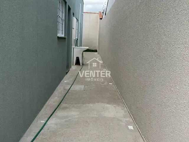 Casa 2 quartos e 2 banheiros, à venda, no bairro Parque Piratininga em Taubaté