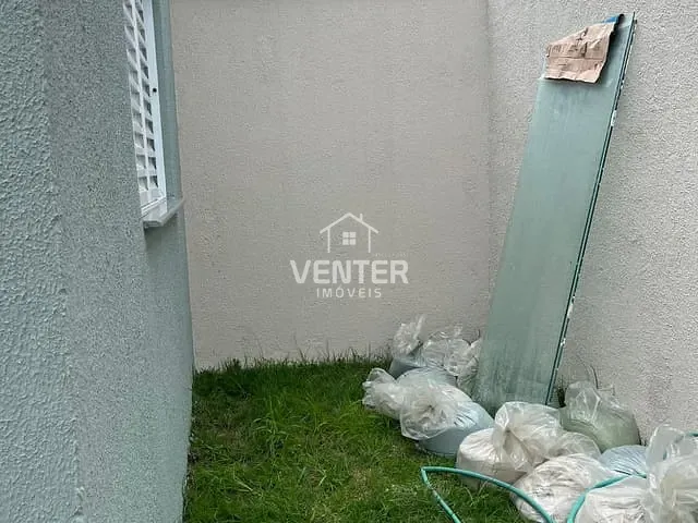 Casa 2 quartos e 2 banheiros, à venda, no bairro Parque Piratininga em Taubaté