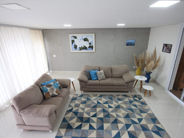 Casa com 300m² 3 quartos e 4 banheiros, à venda, no bairro Vila Tenente Vasconcelos em São João da Boa Vista