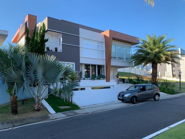 Casa com 1000m² 7 quartos e 10 banheiros, à venda, no bairro Praia Brava em Itajaí